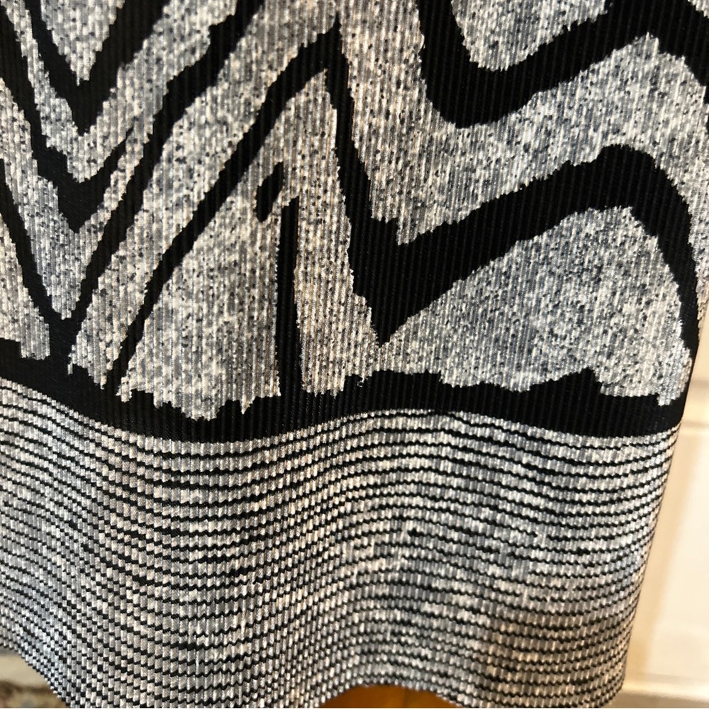 Victoria Essentials 2Piece - Picture 5 of 16
